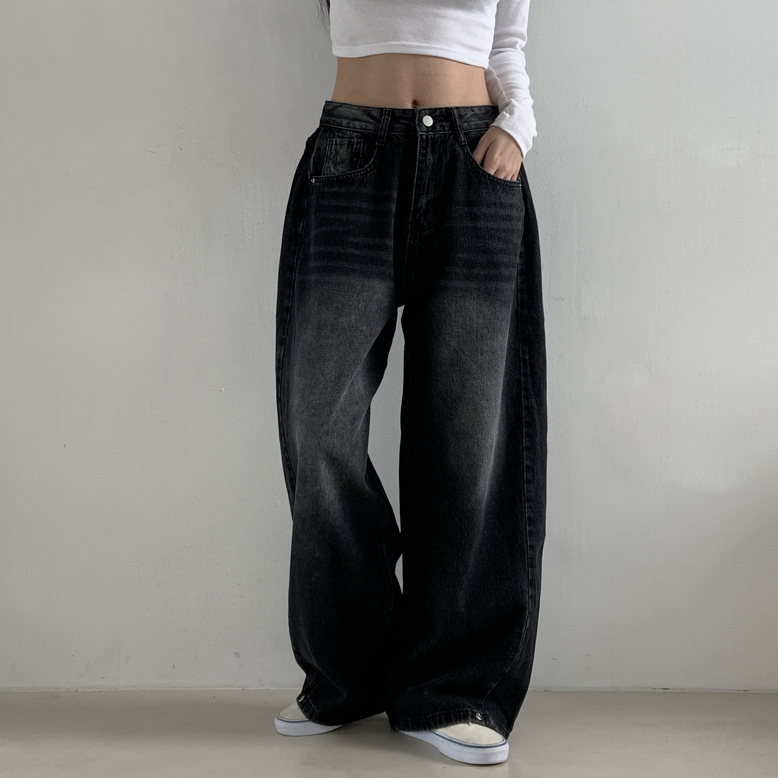 サイドタックボタンヘムワイドデニムパンツ(ブラックデニム) | 詳細画像2