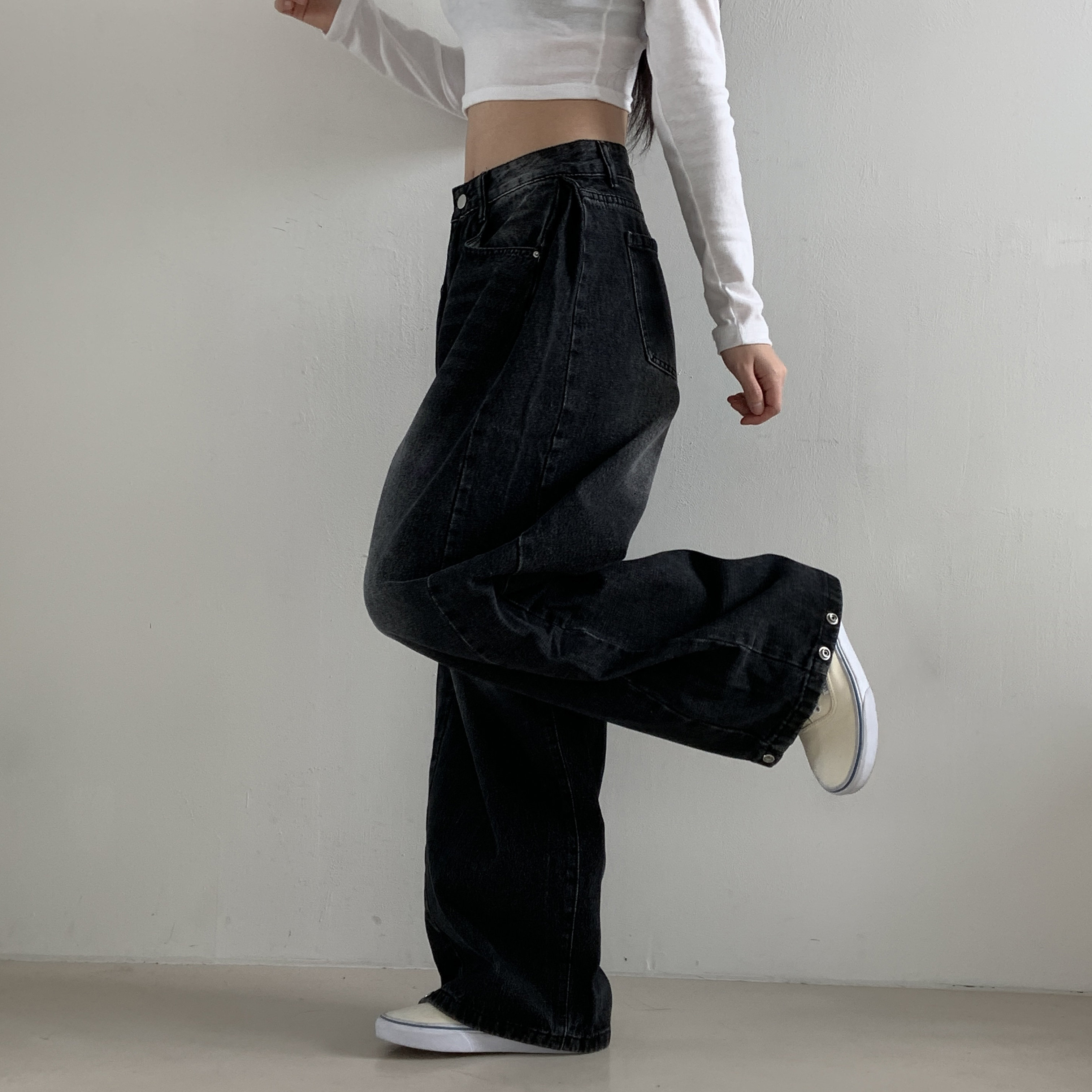 サイドタックボタンヘムワイドデニムパンツ(ブラックデニム) | 詳細画像3