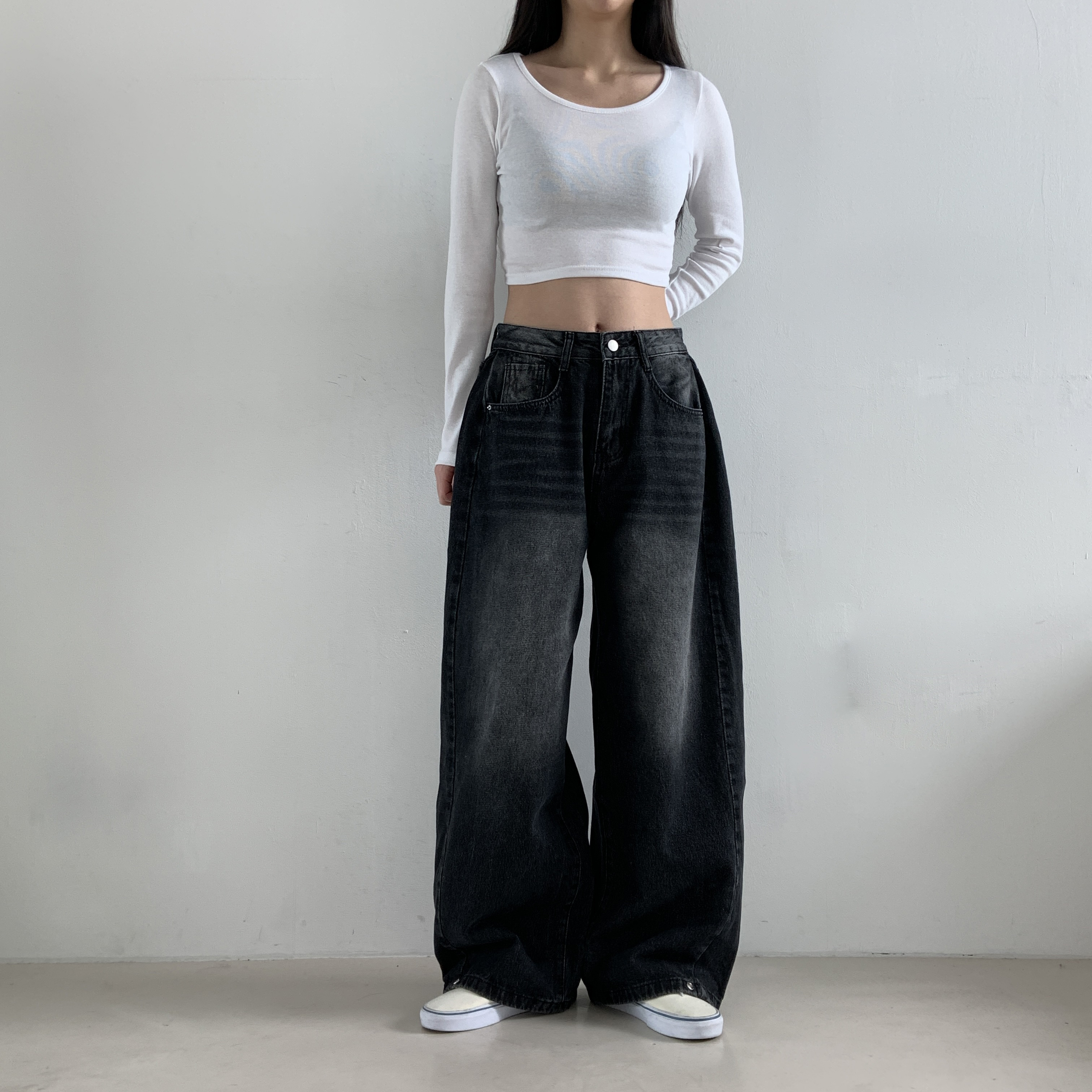 サイドタックボタンヘムワイドデニムパンツ(ブラックデニム) | 詳細画像11