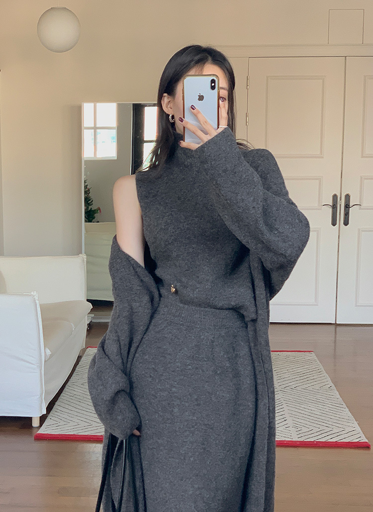 タートルネックニットノースリ&オープンカーディガン&ニットスカート
