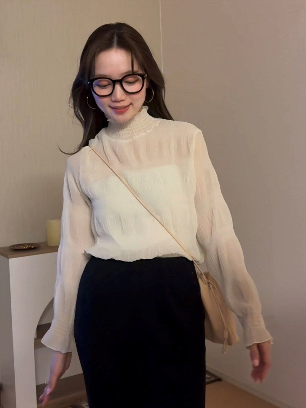 シャーリングフリルハーフネックリンクルブラウス | 詳細画像9