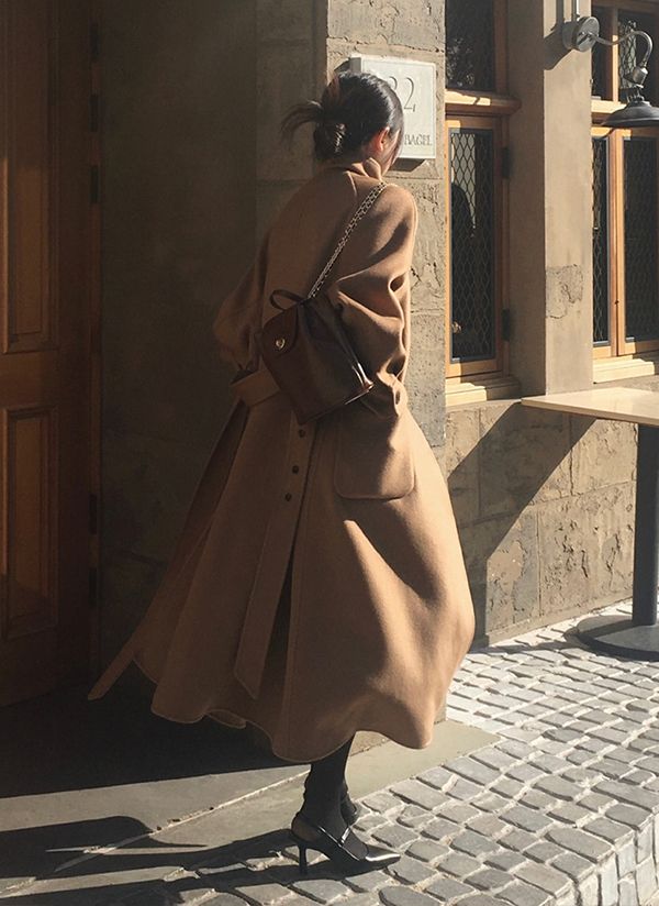 beidelliストラップ付ウールスタンドカラーボクシーコート　キャメル beidelli made]ストラップ付ウールスタンドカラーボクシーコート