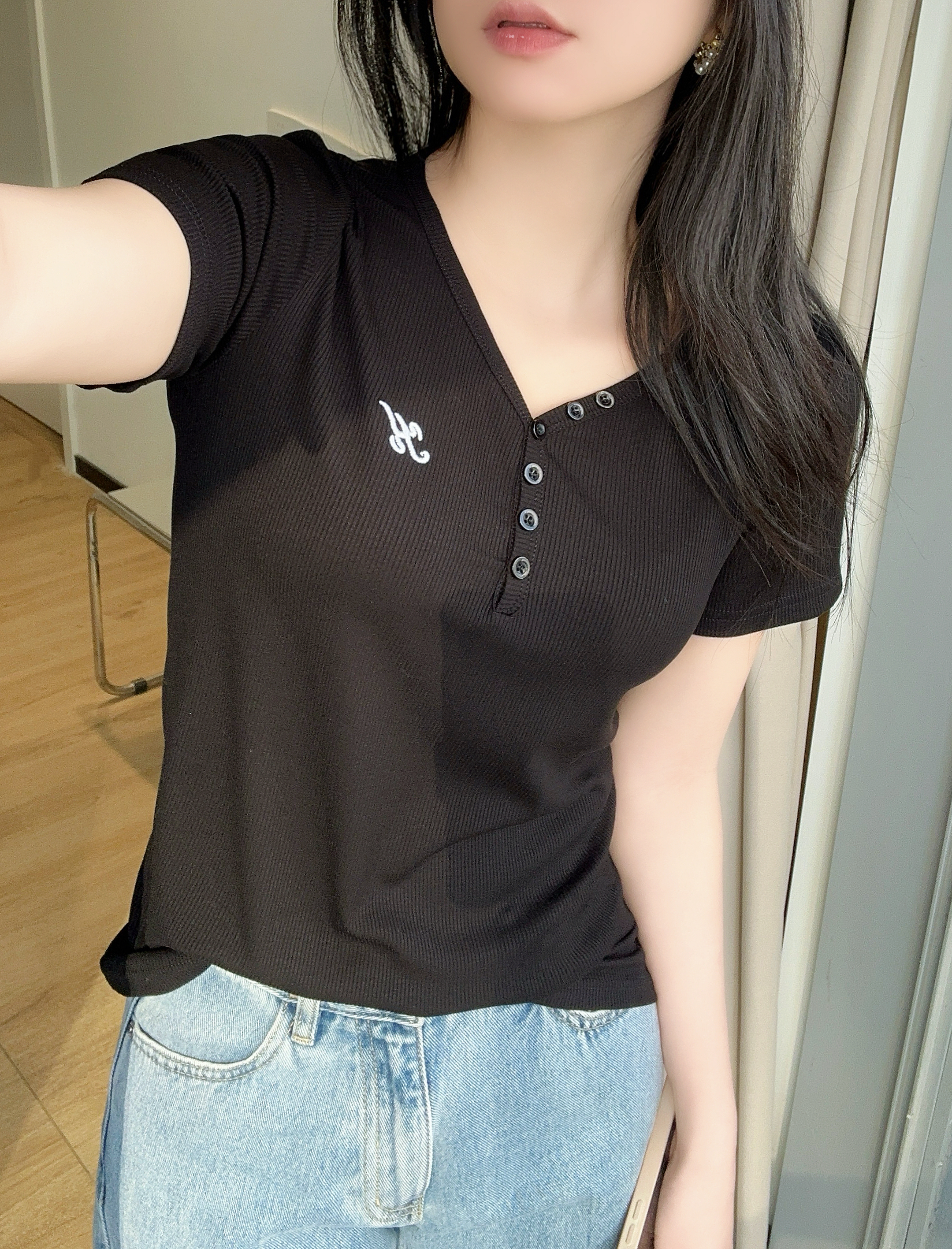 刺繍ロゴボタンVネックリブ半袖Tシャツ | 詳細画像16