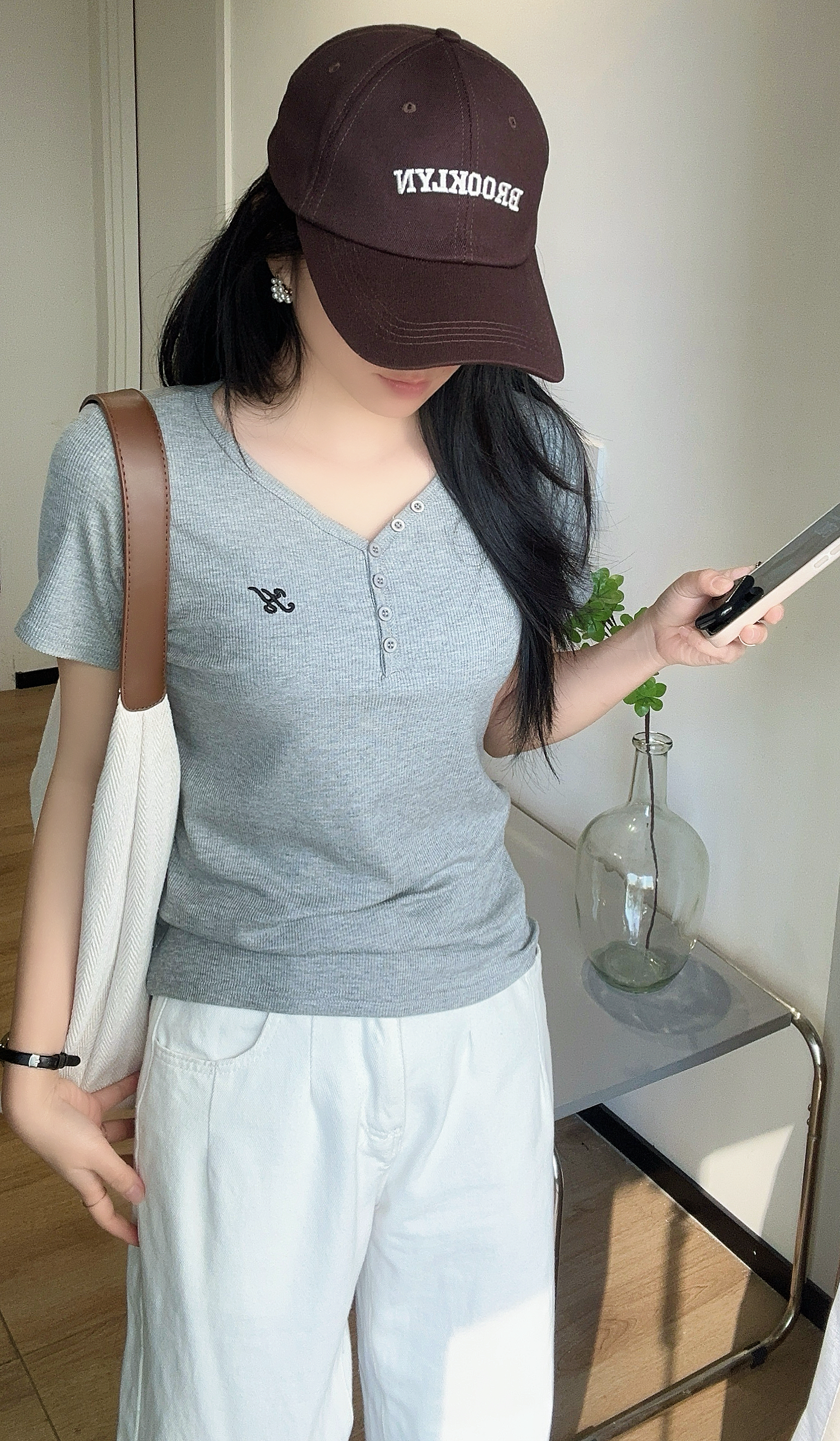 刺繍ロゴボタンVネックリブ半袖Tシャツ | 詳細画像13