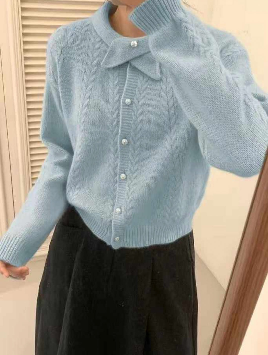 ラクーン混パール調ボタンクロスネックケーブルカーディガン | 詳細画像4