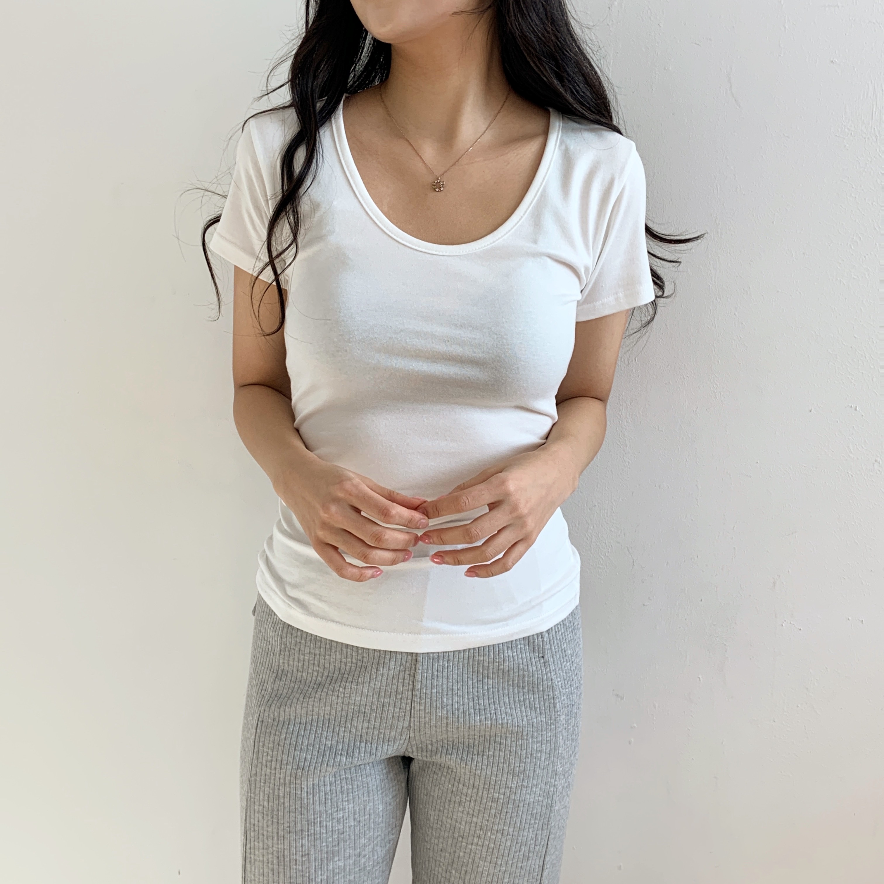 モダール混Uネック半袖スリムTシャツ | 詳細画像11