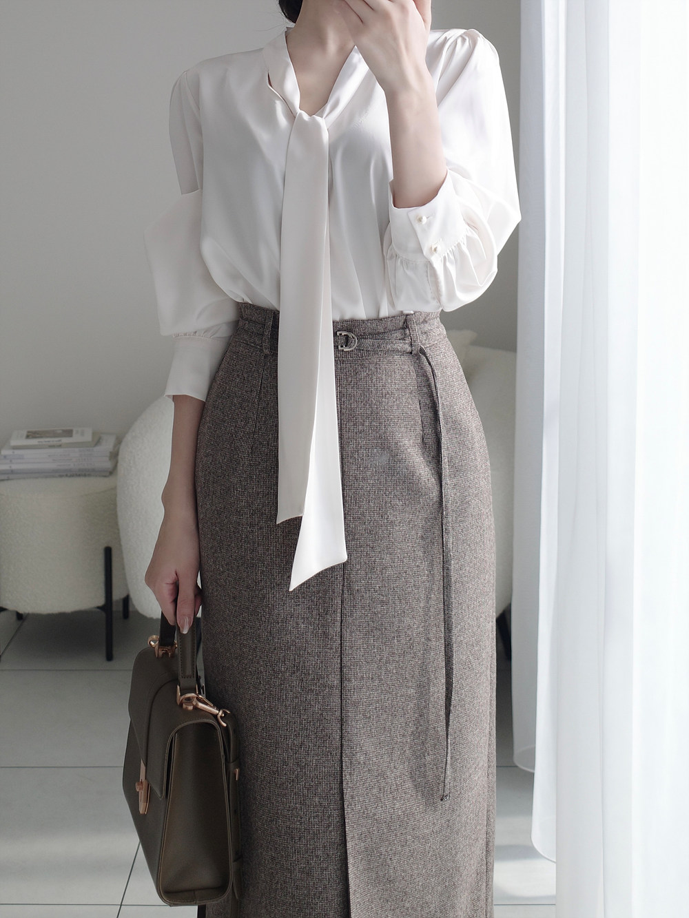 ボウタイVネックパフブラウス | 詳細画像4