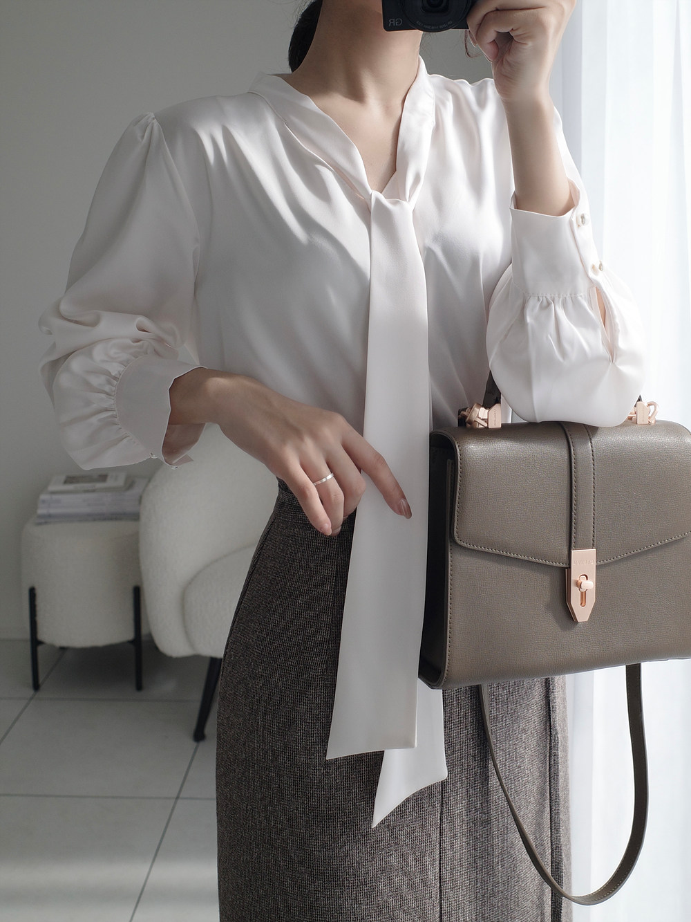 ボウタイVネックパフブラウス | 詳細画像5