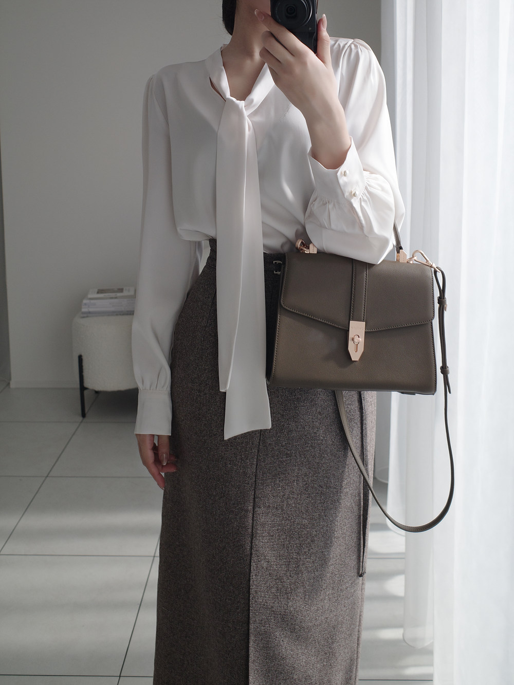 ボウタイVネックパフブラウス | 詳細画像8