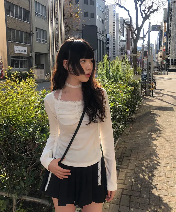 ストラップ付スクエアネックレースギャザーボタンTシャツ | anyonemore | 詳細画像1
