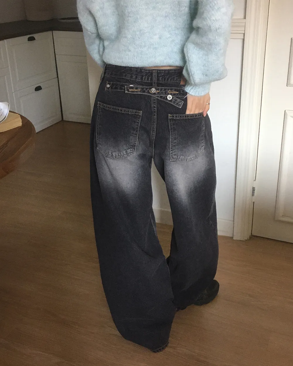 バッククロスストラップワイドデニムパンツ | WONDERWONDER | 詳細画像1