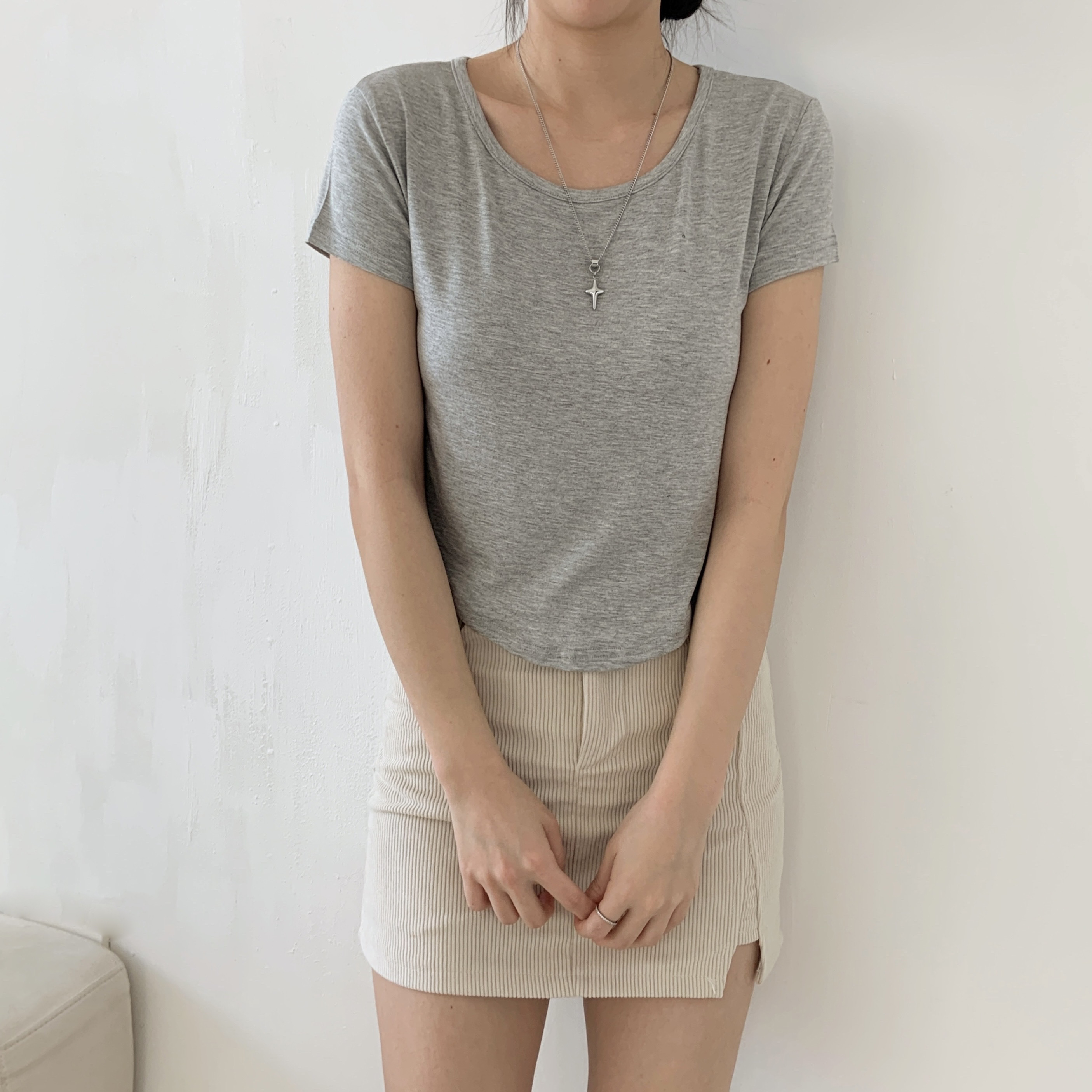 ラウンドへムクロップド半袖Tシャツ | 詳細画像17