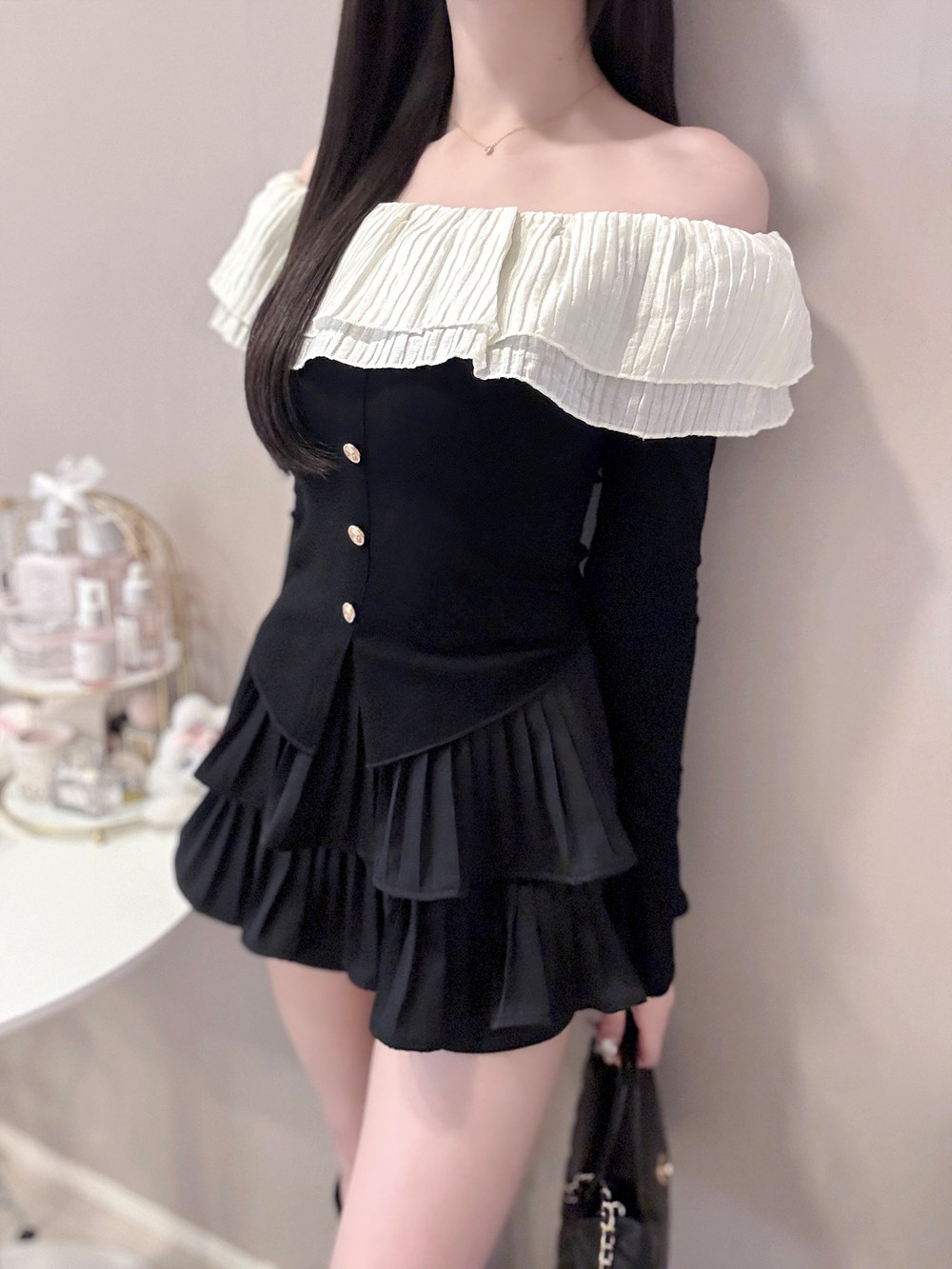 ゴールドボタンフリルオフショルTシャツ | 詳細画像2