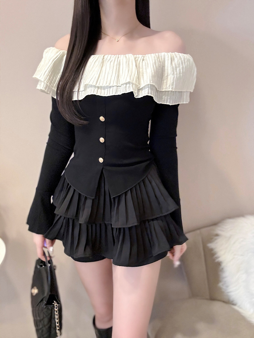 ゴールドボタンフリルオフショルTシャツ | 詳細画像3