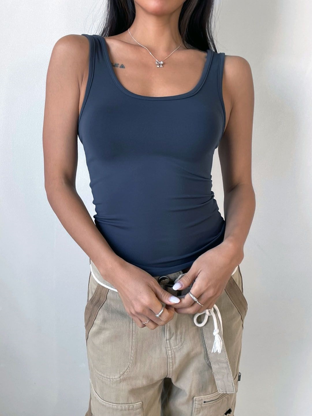 Uネックスリムタンクトップ | 詳細画像15