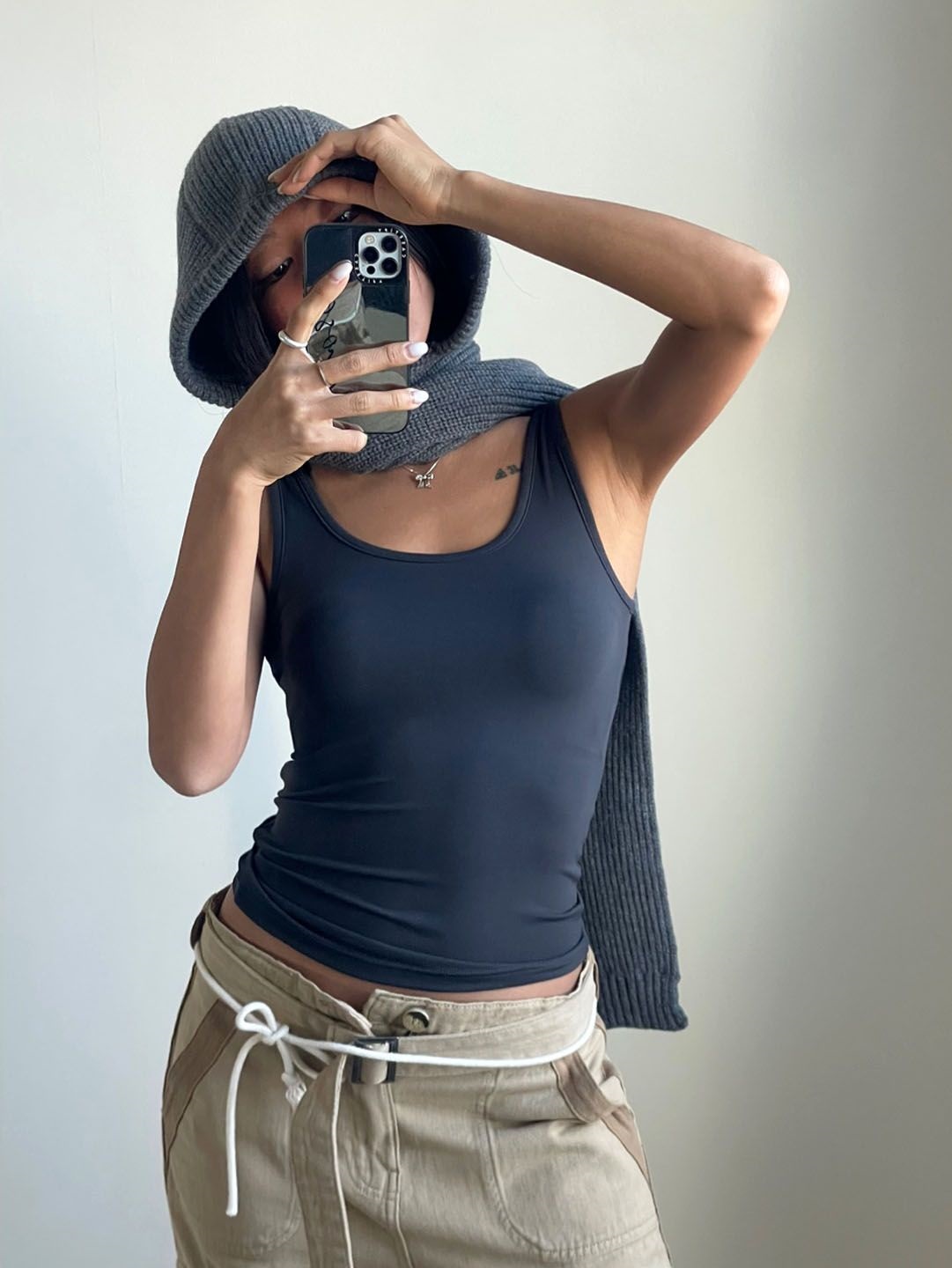 Uネックスリムタンクトップ | 詳細画像18