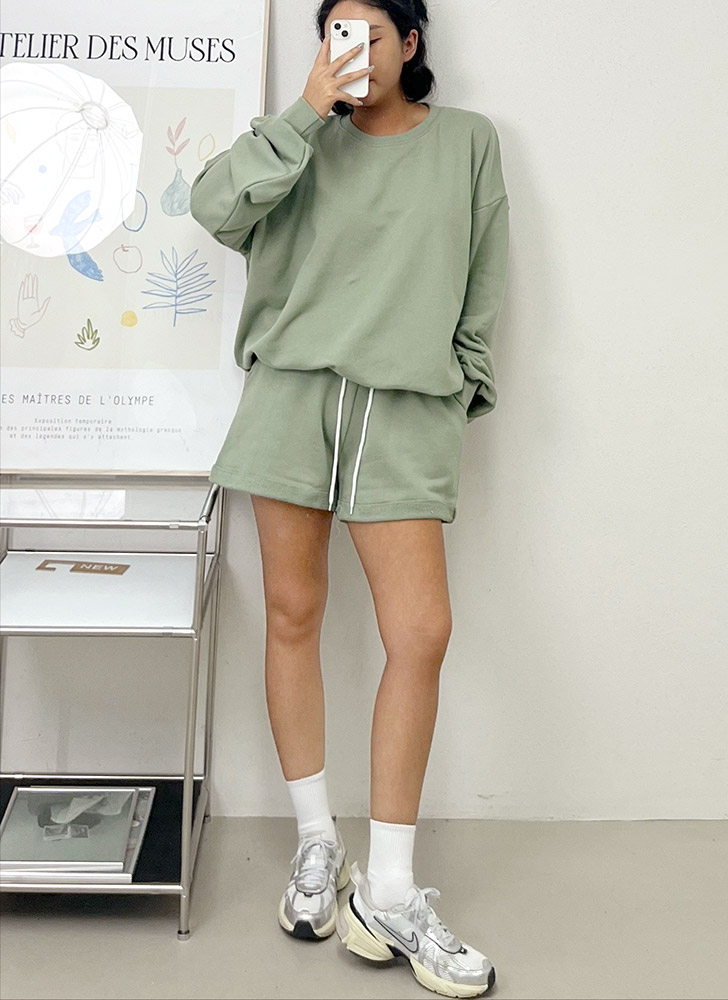 boohoo BOXY TOWELLING スウェット & ショート トラックスーツ DSGN Studio Towelling Sweatshirt And Jogger Set | boohoo