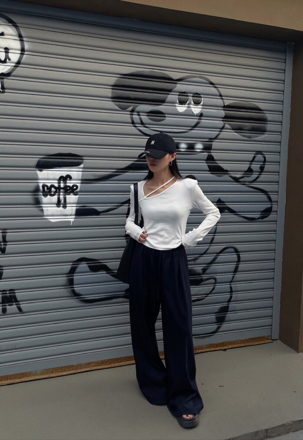 ストラップアシメネックTシャツ | 詳細画像4