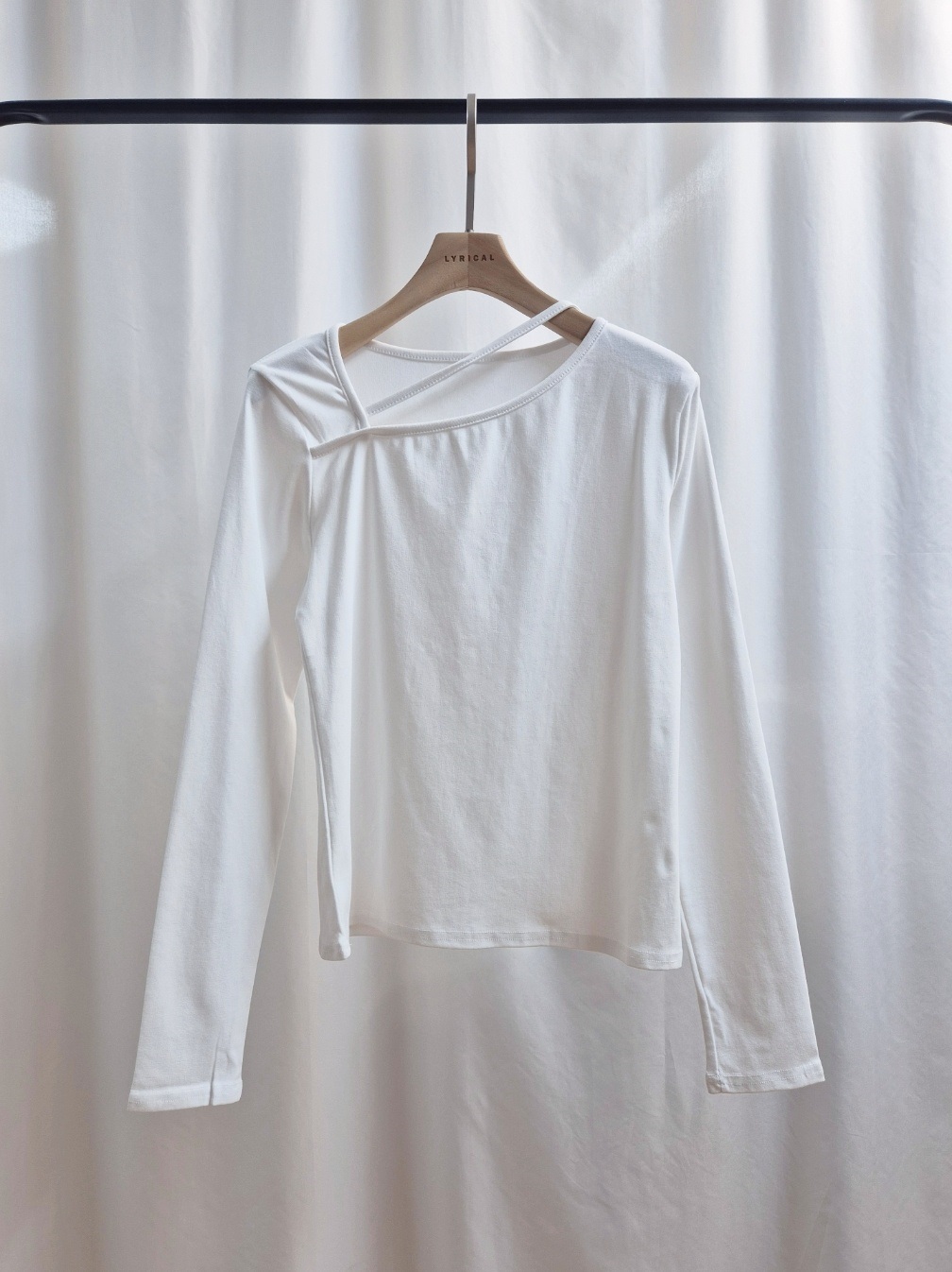 ストラップアシメネックTシャツ | 詳細画像21