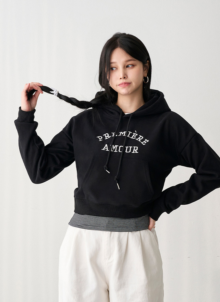 AMOUR刺繍クロップドパーカー | レディースファッション通販 - DHOLIC