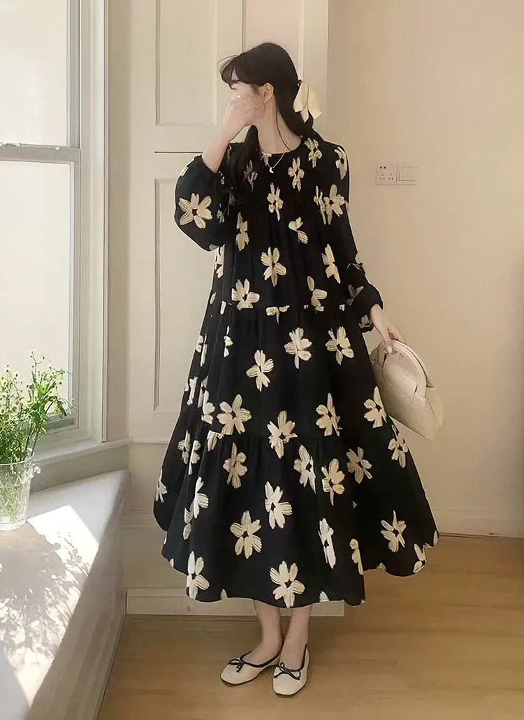 ストラップ付花柄シャーリングティアードワンピース | 詳細画像1
