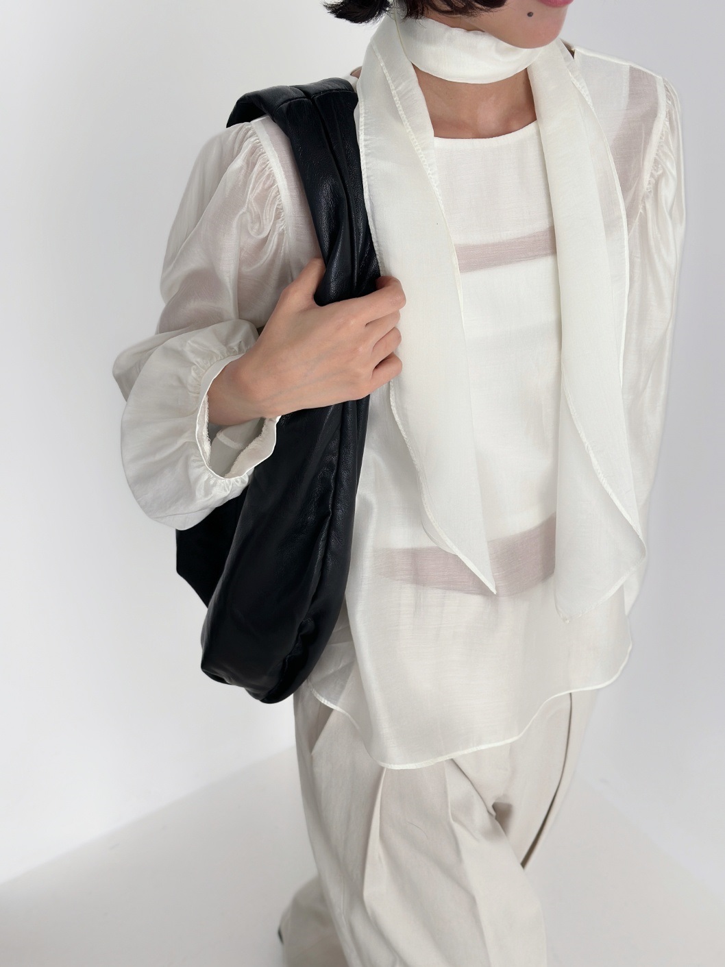 スカーフ付シルキーシアーパフブラウス | 詳細画像2