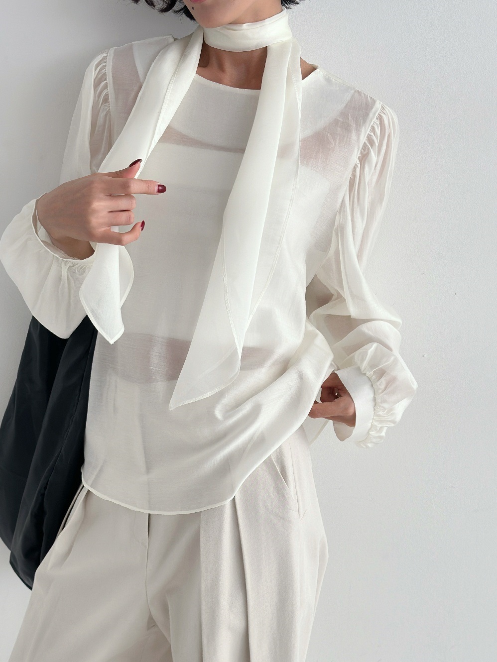 スカーフ付シルキーシアーパフブラウス | 詳細画像6