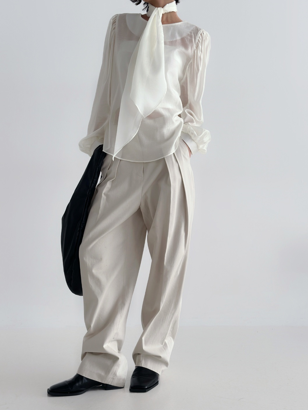 スカーフ付シルキーシアーパフブラウス | 詳細画像10