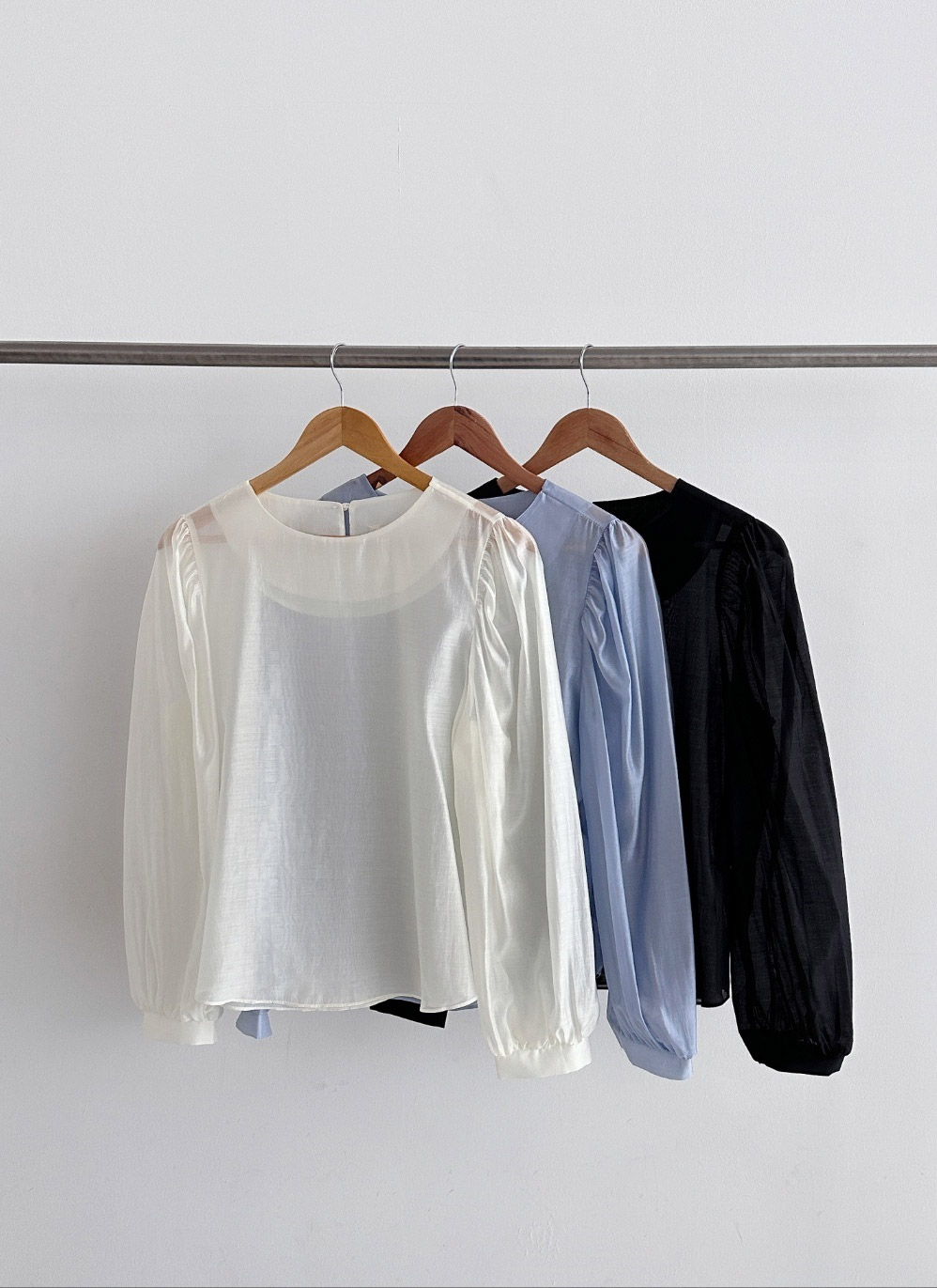 スカーフ付シルキーシアーパフブラウス | 詳細画像17