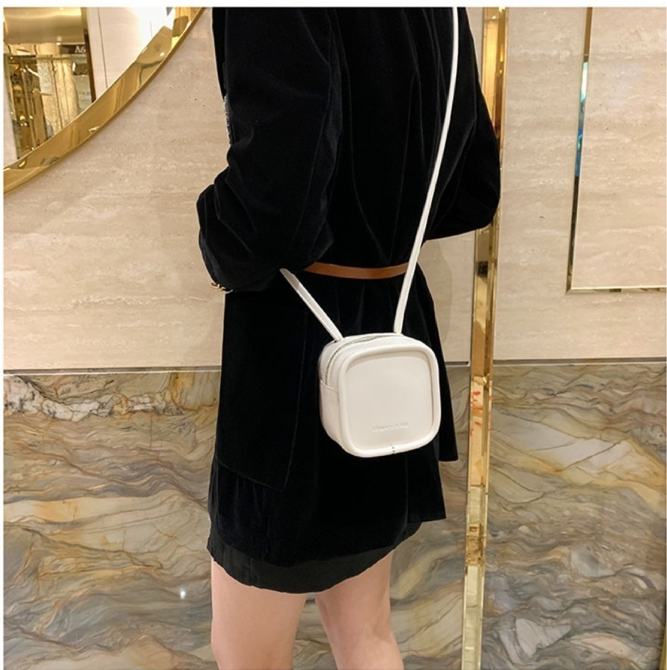 ロゴミニスクエアショルダーバッグ | 詳細画像5