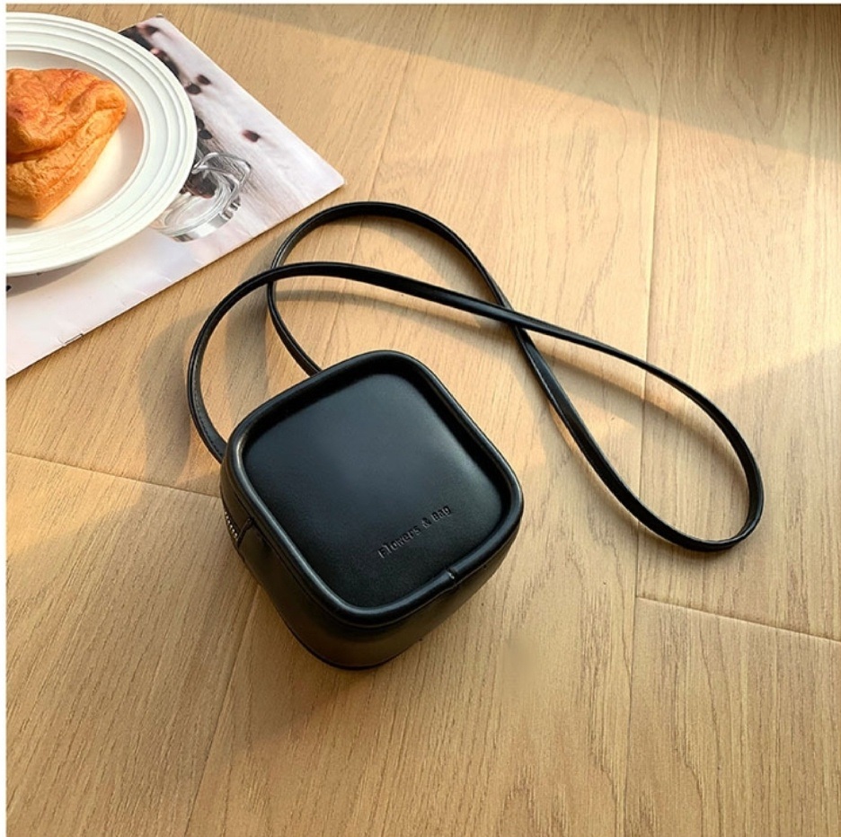 ロゴミニスクエアショルダーバッグ | 詳細画像6