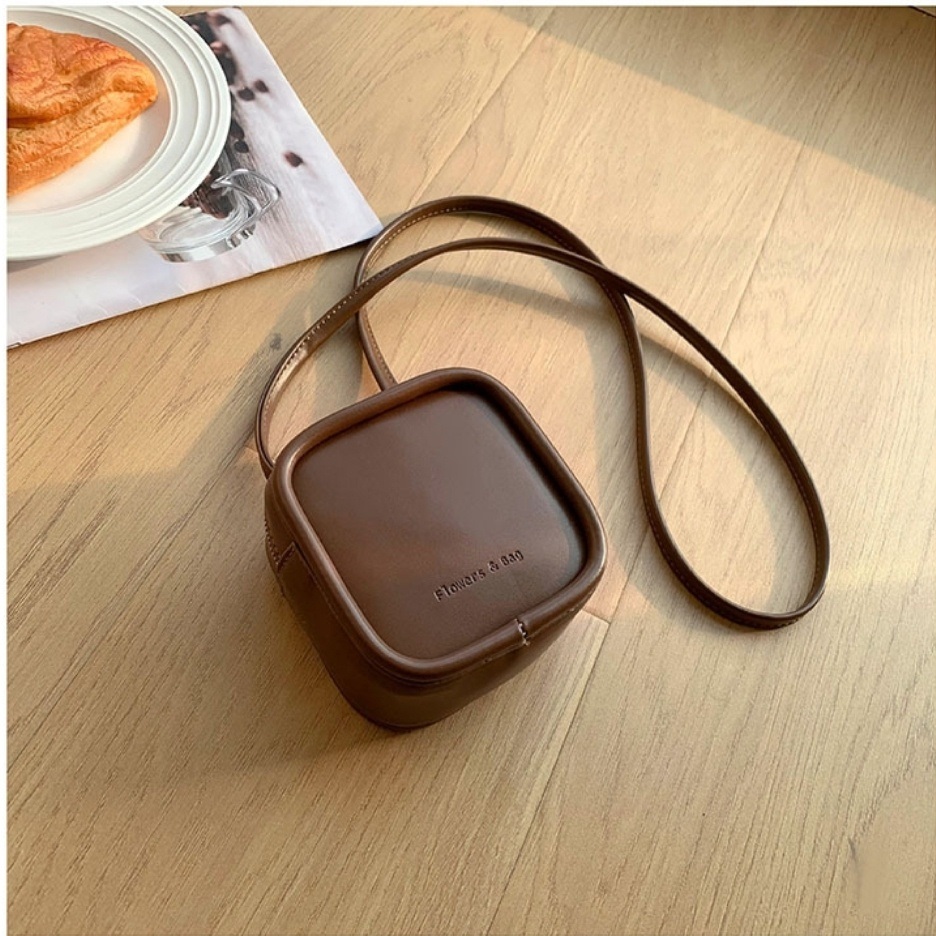 ロゴミニスクエアショルダーバッグ | 詳細画像8