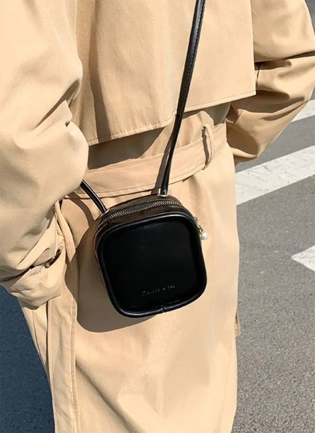 ロゴミニスクエアショルダーバッグ | 詳細画像1