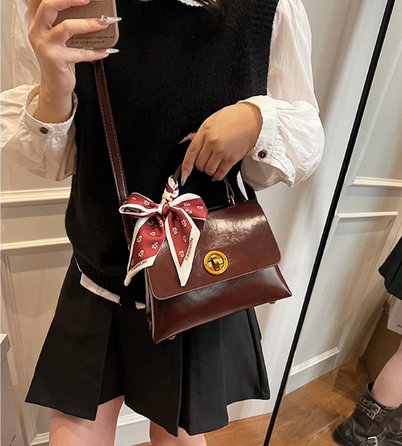 2WAYゴールドバックルフラップバッグ | 詳細画像5