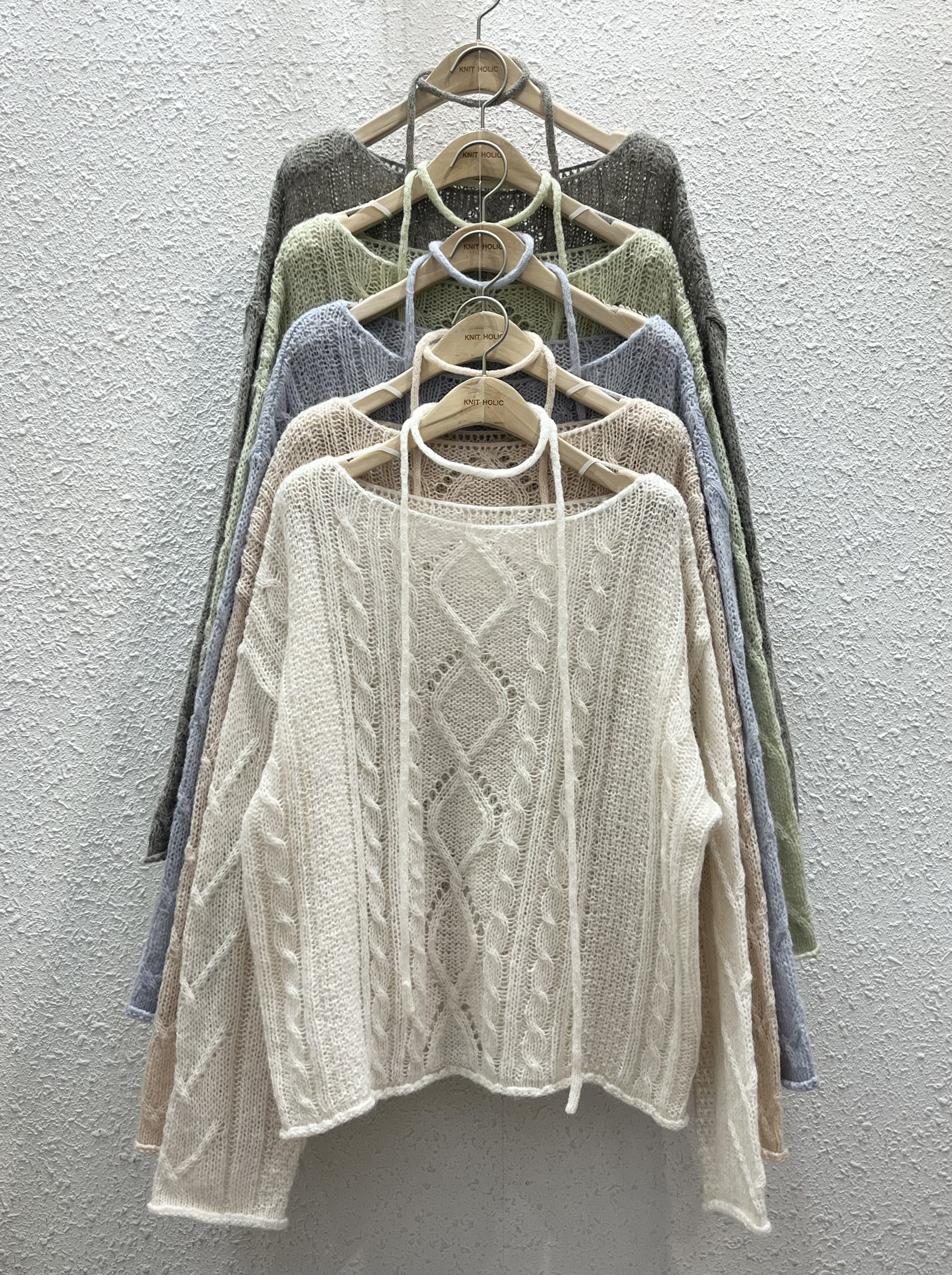 ストラップ付アルパカ混ボートネックシアーケーブルニット | 詳細画像16