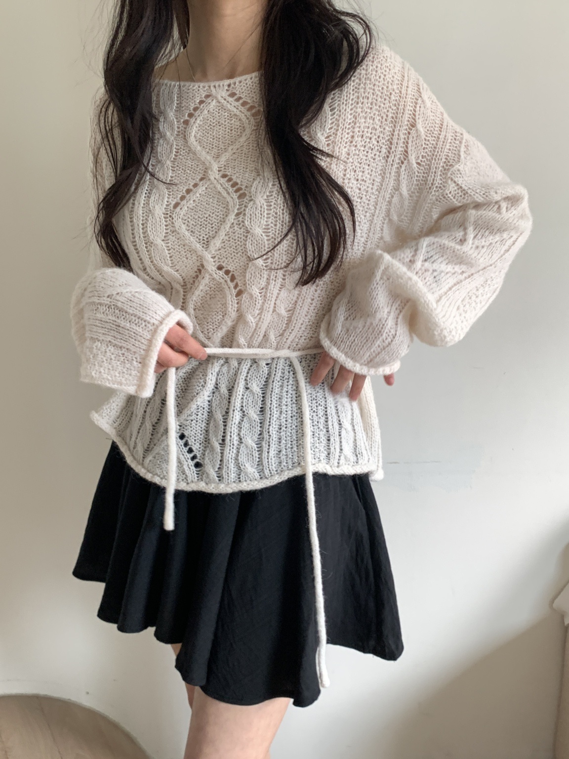 ストラップ付アルパカ混ボートネックシアーケーブルニット | 詳細画像5
