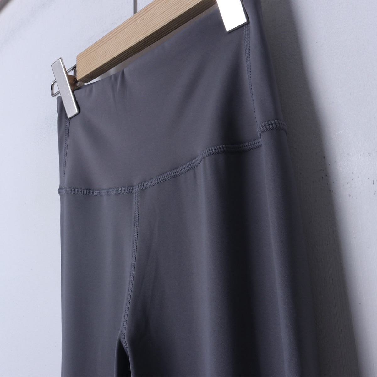 カップ付スクエアクロップドタンクトップ&Tシャツ&サムホールジャンパー&ウエストカバーレギンス4SET | 詳細画像18