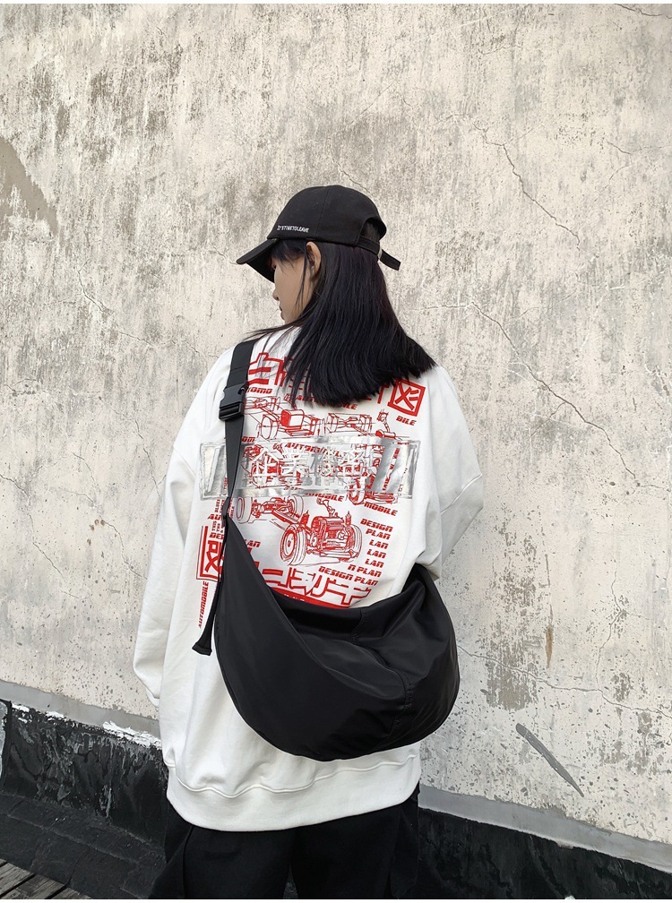 2WAYナイロンハーフムーンバッグ | 詳細画像2