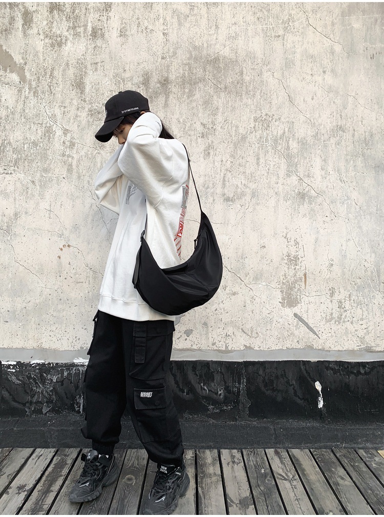 2WAYナイロンハーフムーンバッグ | 詳細画像3