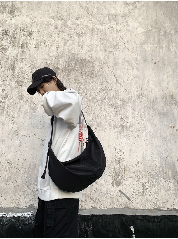 2WAYナイロンハーフムーンバッグ | 詳細画像4