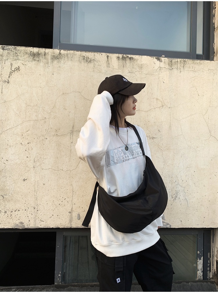 2WAYナイロンハーフムーンバッグ | 詳細画像5