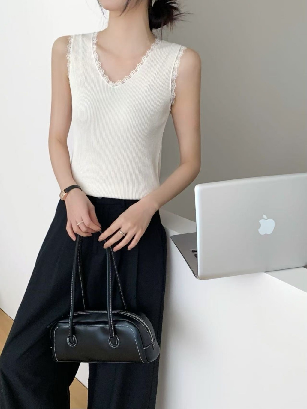 レースVネックリブニットタンクトップ | 詳細画像2