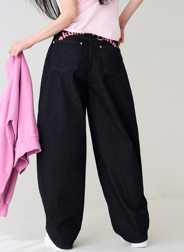 ピンク刺繍パッチバルーンデニムパンツ | レディースファッション通販
