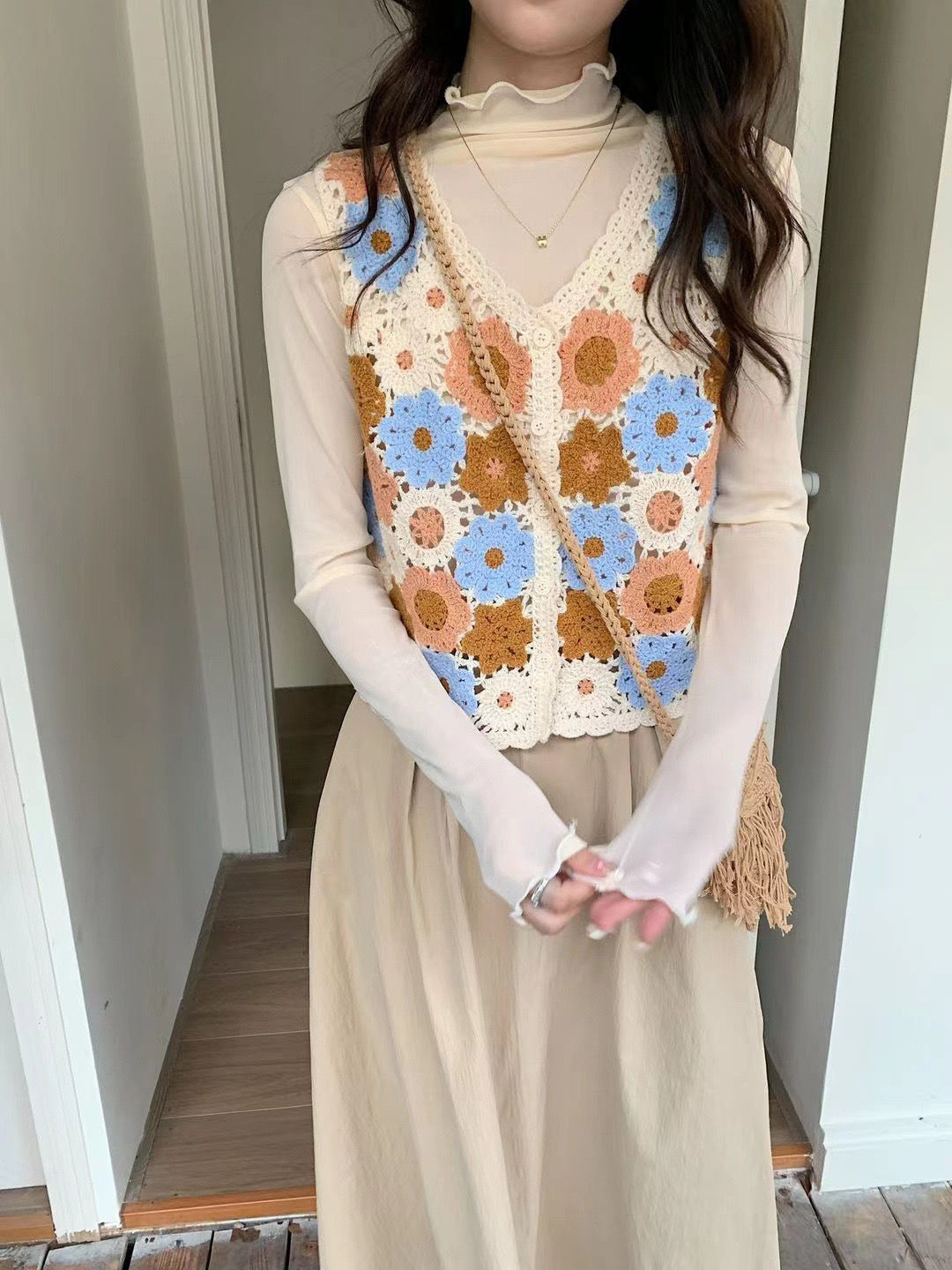 スカラップ花柄クロシェボタンニットベスト | 詳細画像4