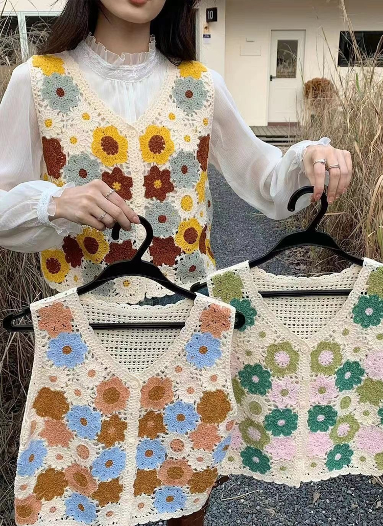 スカラップ花柄クロシェボタンニットベスト | レディース