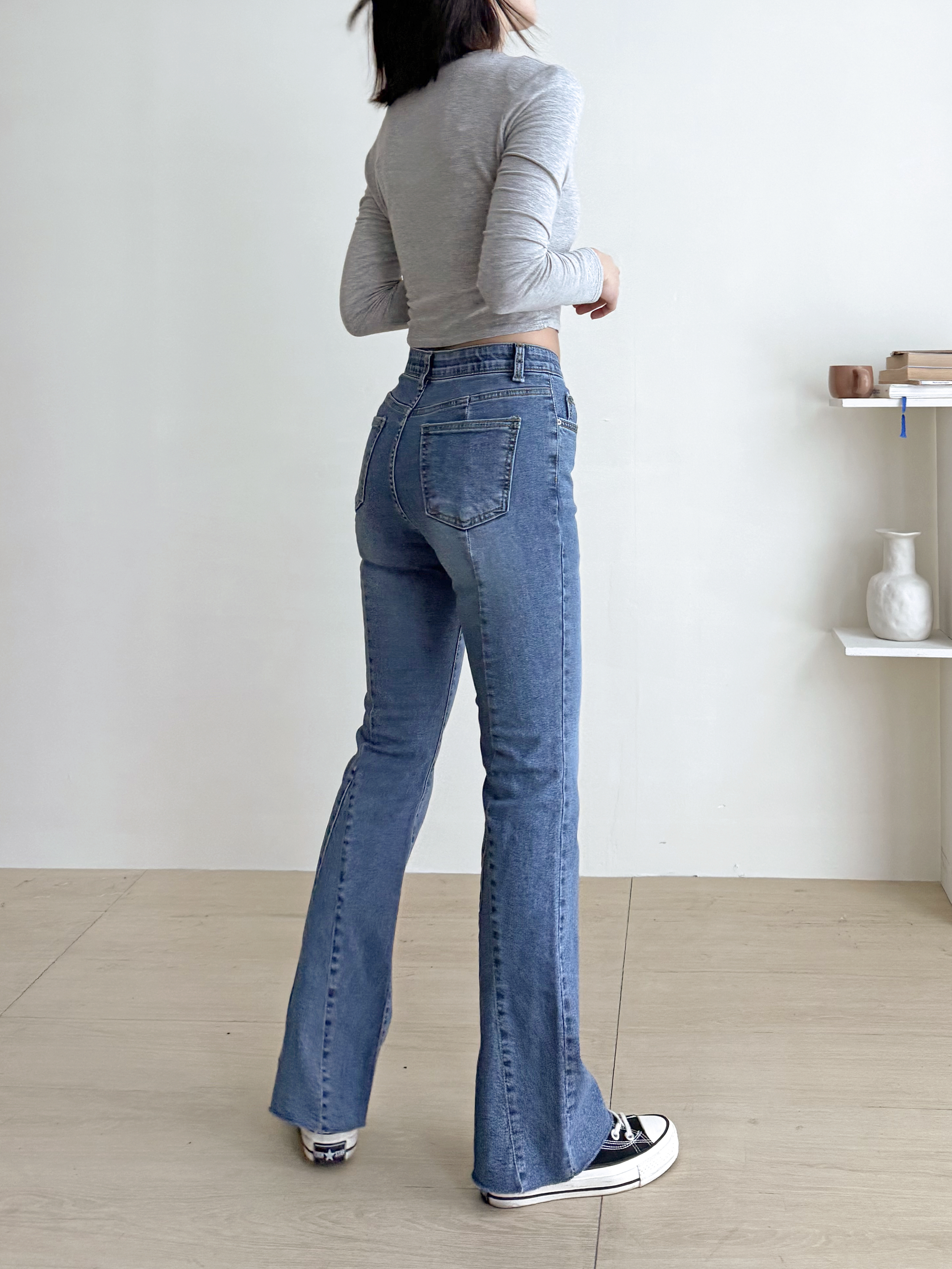 カットオフバックラインフレアデニムパンツ | 詳細画像10