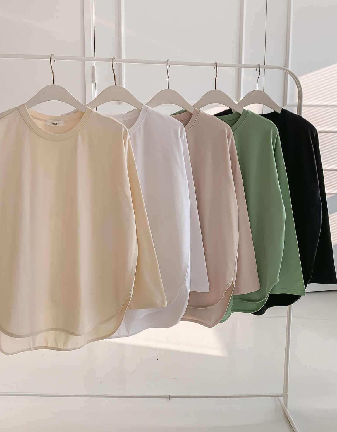 アンバランスラウンドヘム長袖Tシャツ | 詳細画像20