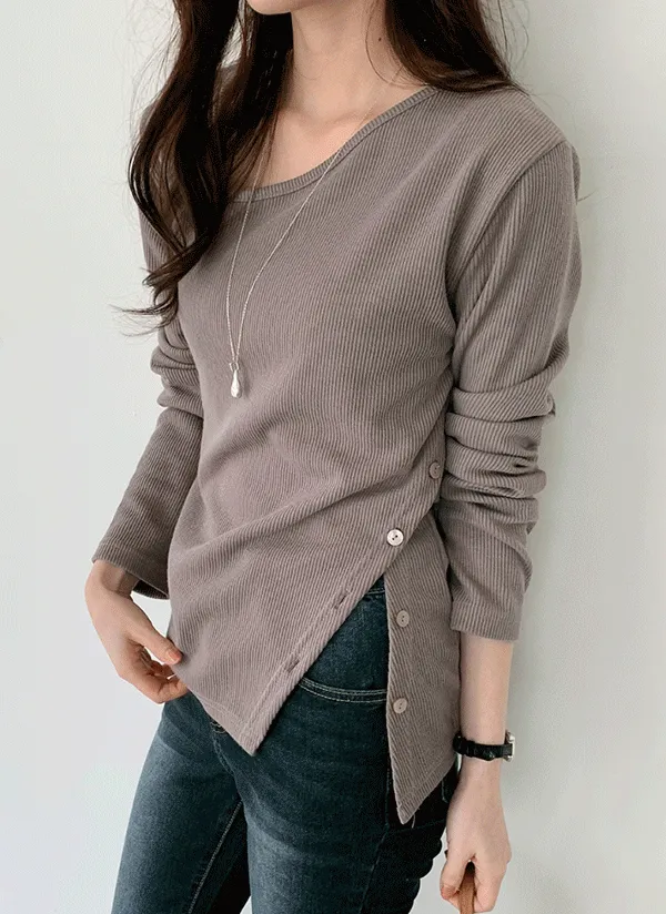 アンバランスネックサイドボタンリブTシャツ | 66girls | 詳細画像1