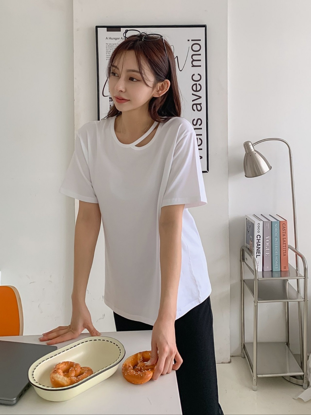 カットアウトネック半袖Tシャツ | 詳細画像3