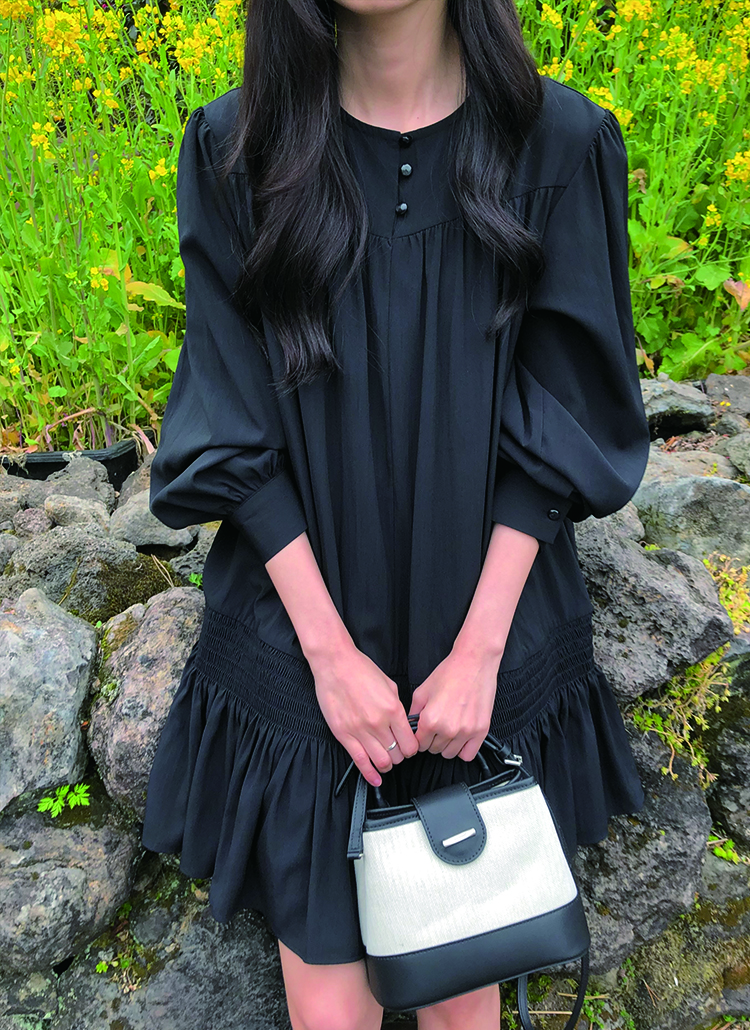 ★REISS Dorethea フローラルボタンスルーミニ 上質ワンピ★ ラウンドネックボタンシャーリングミニワンピース | レディース